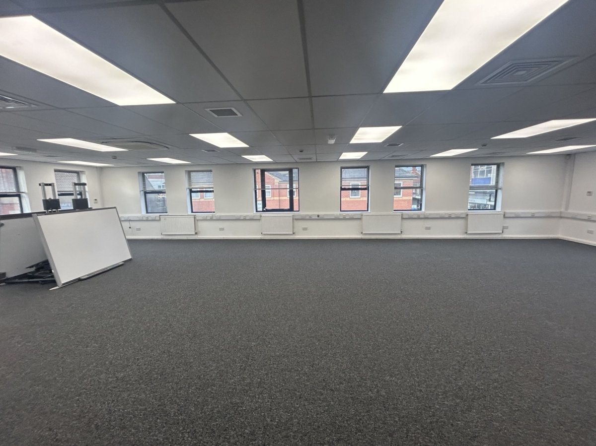 Office in Doncaster - photo 3