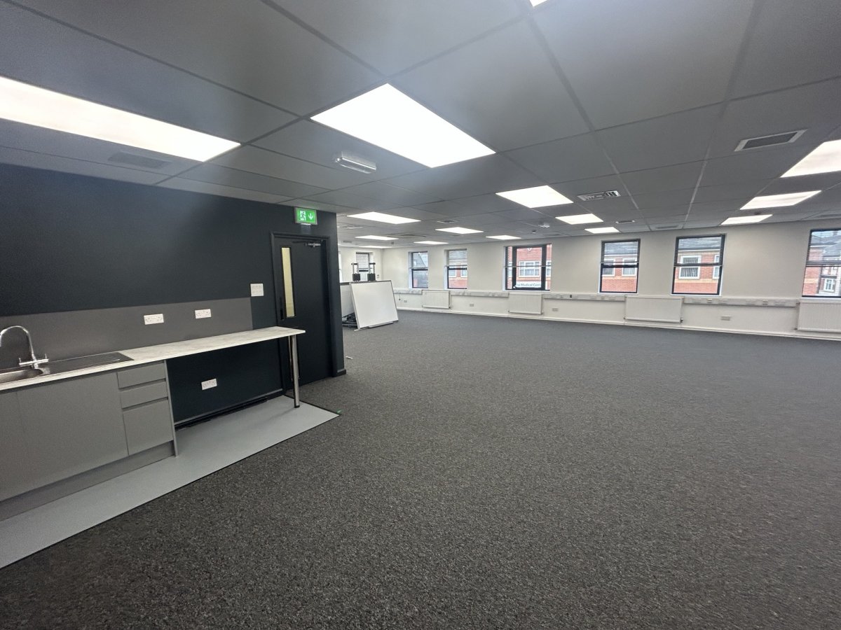 Office in Doncaster - photo 4
