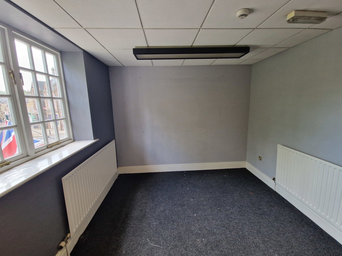Office in Matlock - photo 4