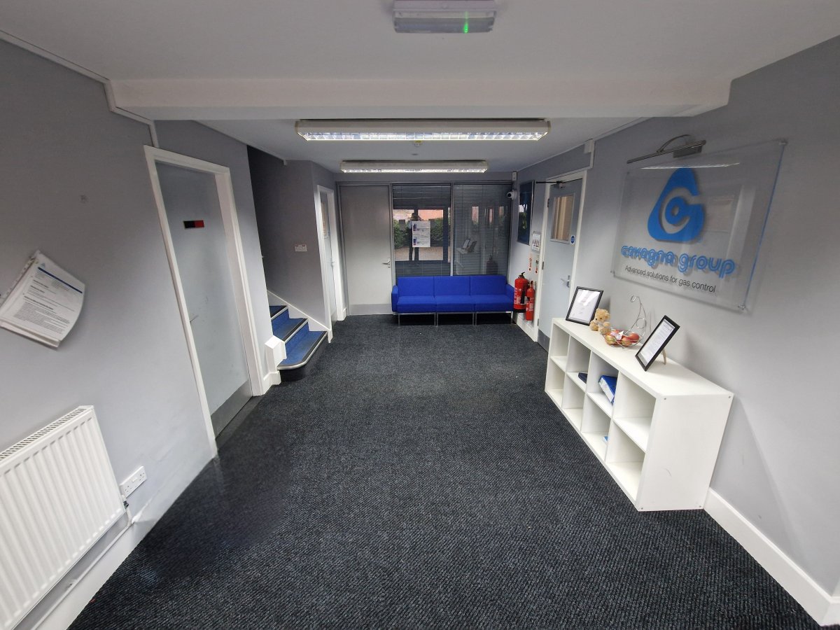 Office in Derby - photo 4