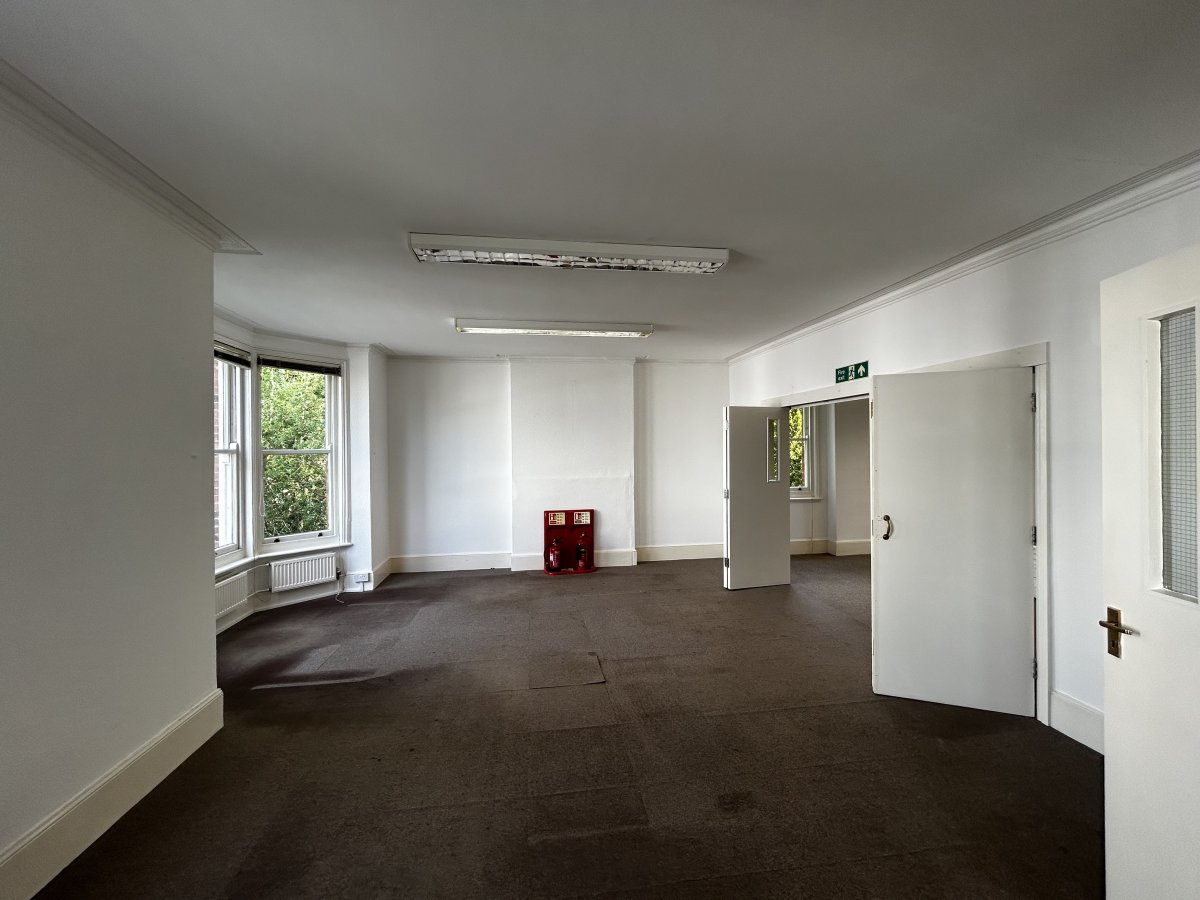 Office in Ashford - photo 3