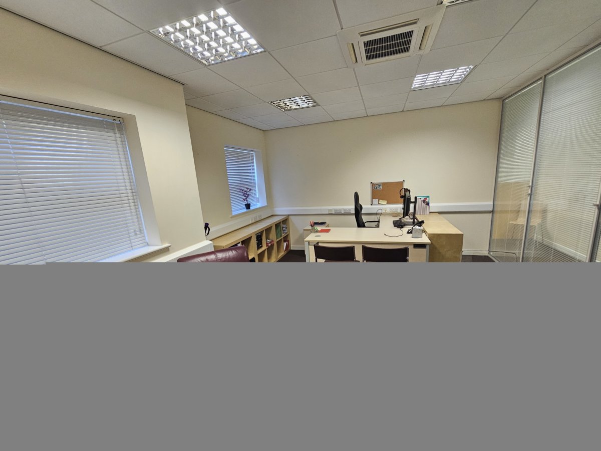 Office in Walderslade - photo 3