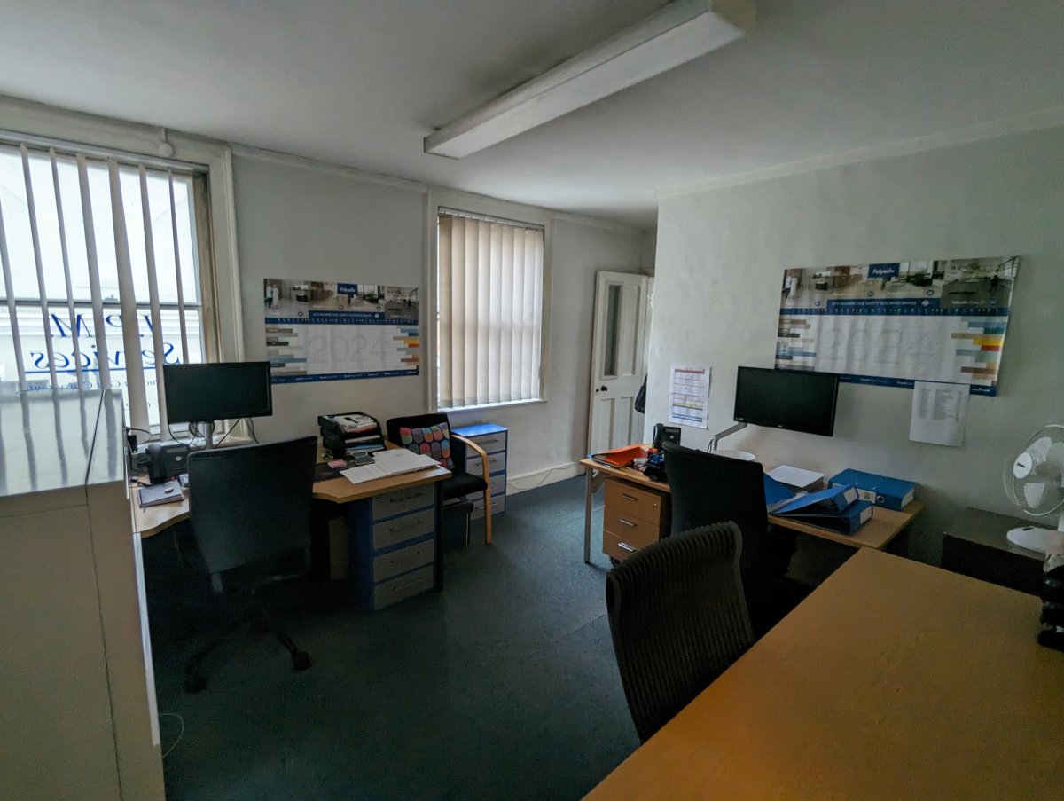 Office in Maidstone - photo 3