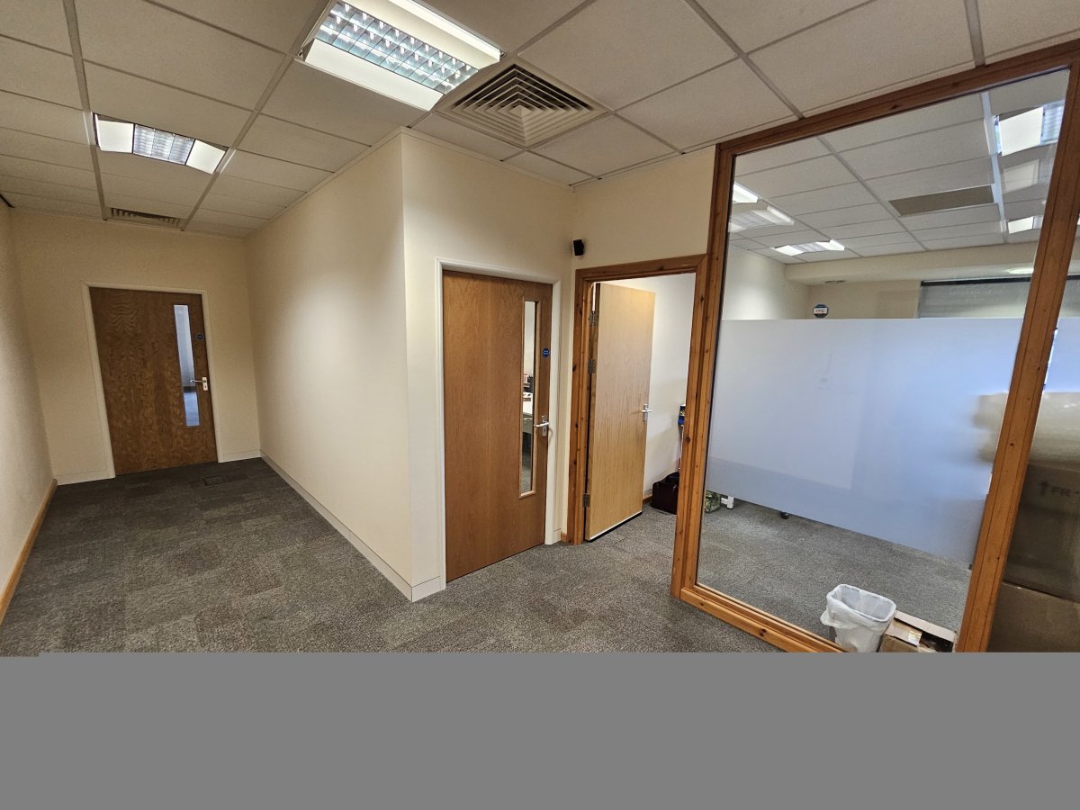 Office in Sittingbourne - photo 3