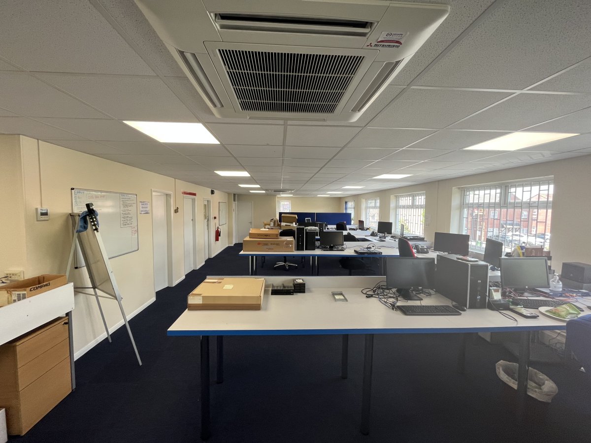 Office in Leicester - photo 3