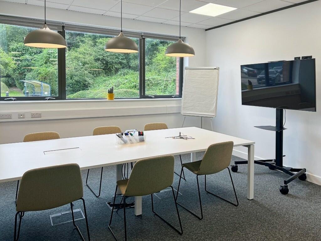 Office in Leamington Spa - photo 4