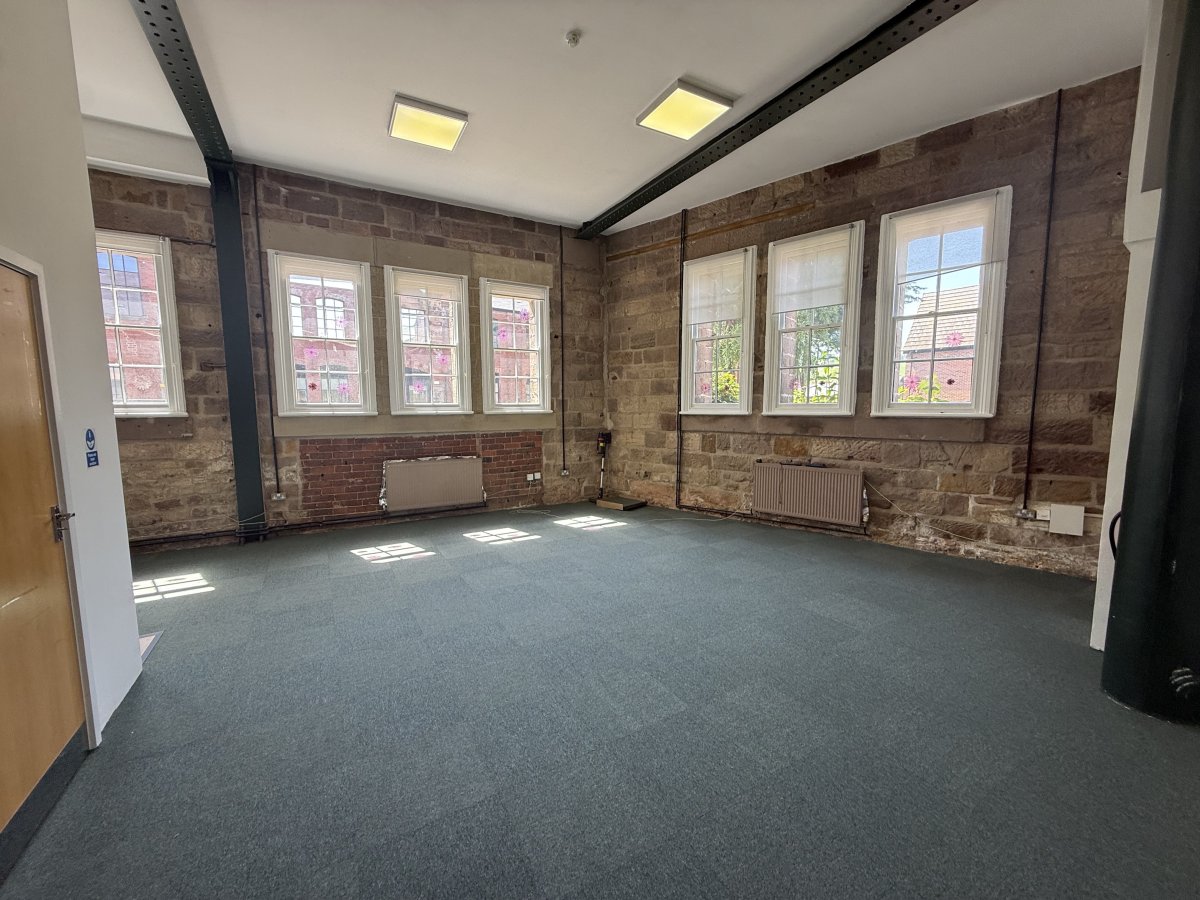 Office in Belper - photo 3