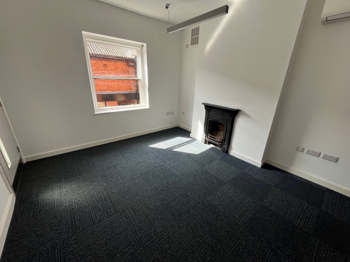Office in Belper - photo 4