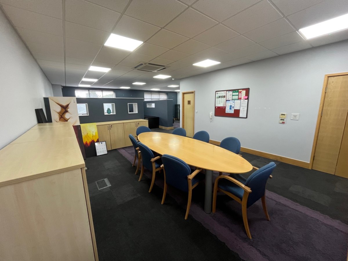 Office in Pride Park - photo 4