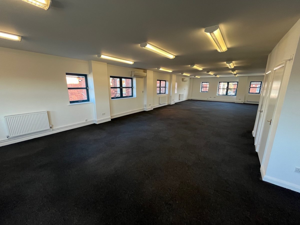 Office in Stapleford - photo 3