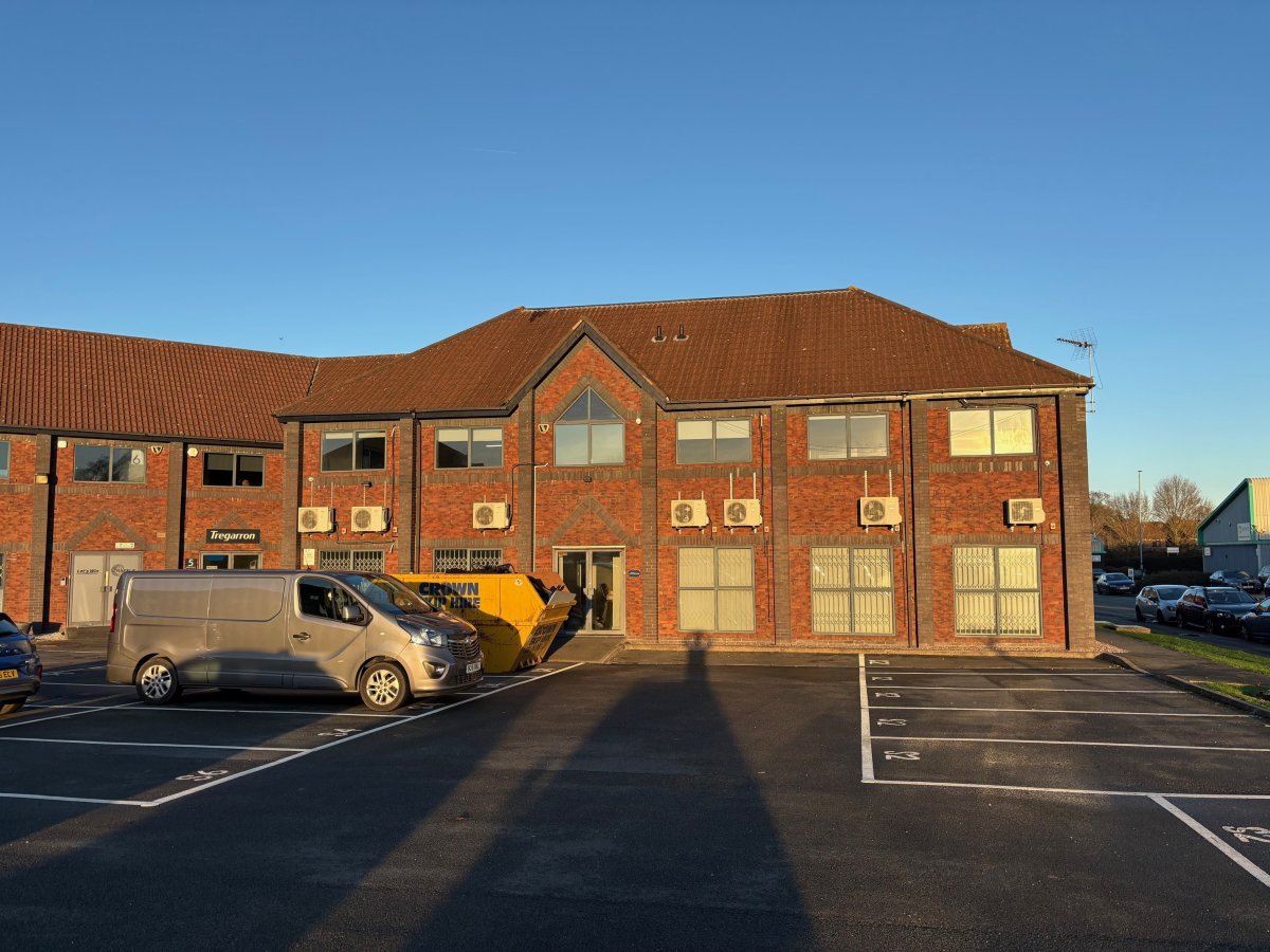 Office in Hinckley - photo 2