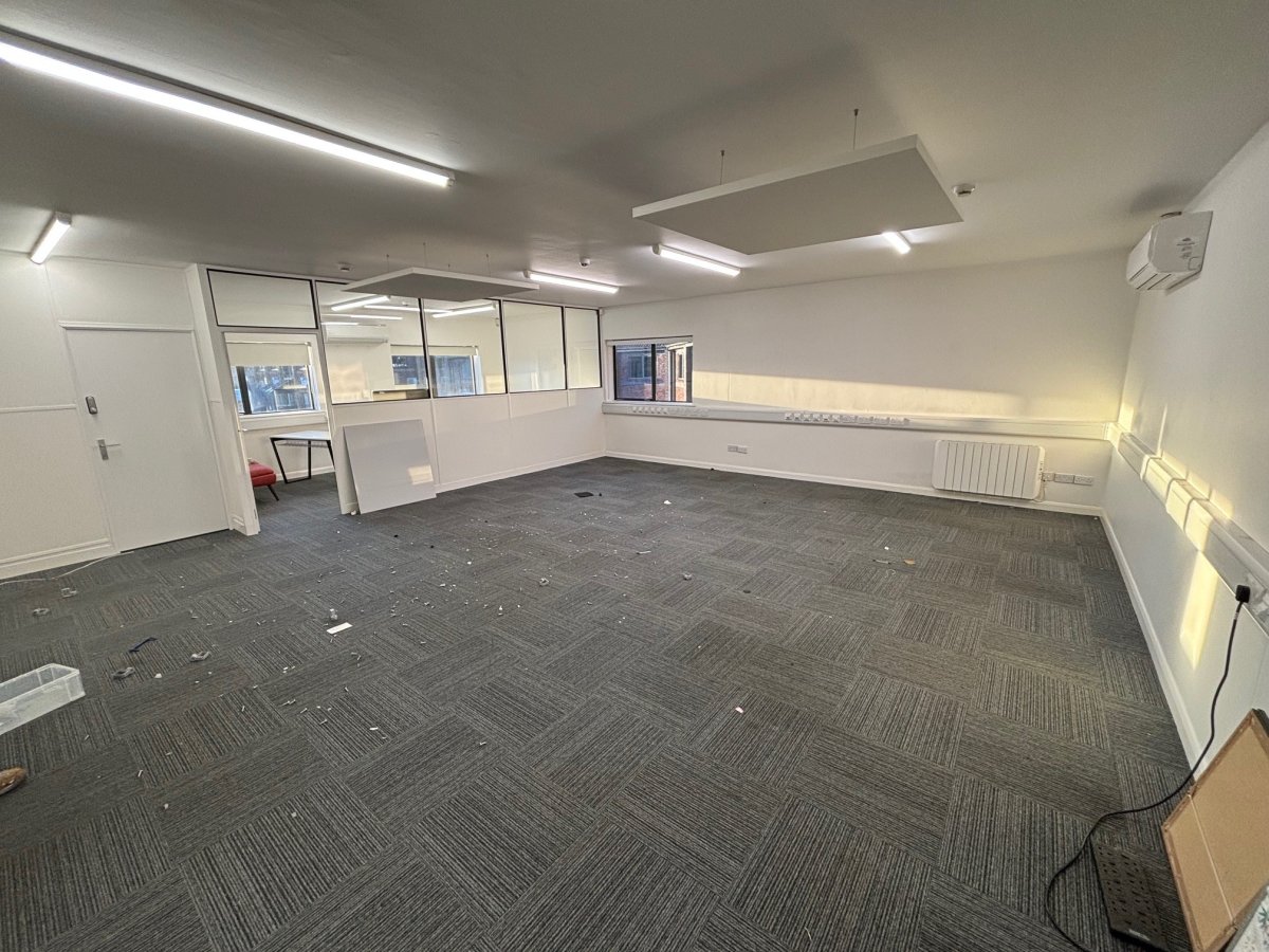 Office in Hinckley - photo 4