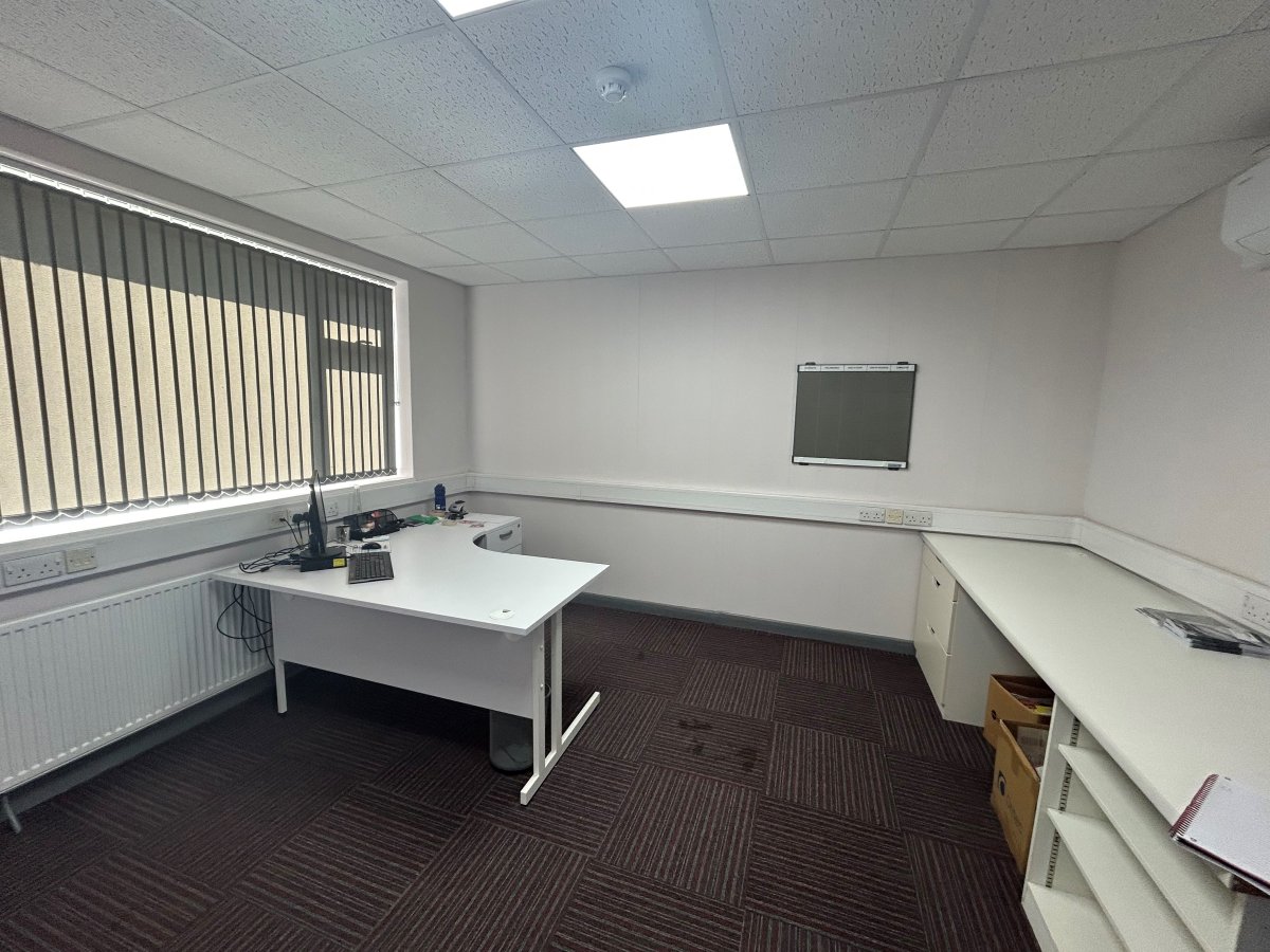 Office in Leicester - photo 3