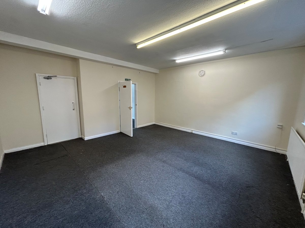 Office in Leicester - photo 3