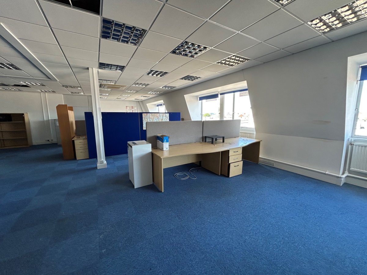 Office in Leicester - photo 3