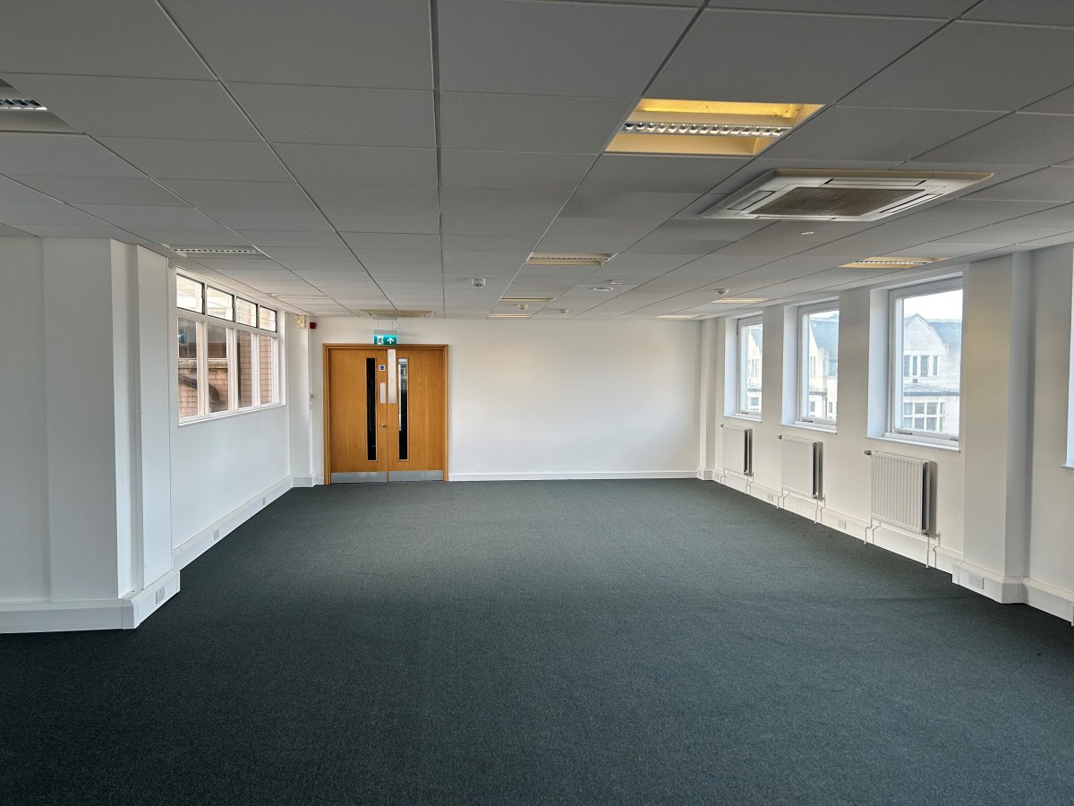 Office in Leicester - photo 3