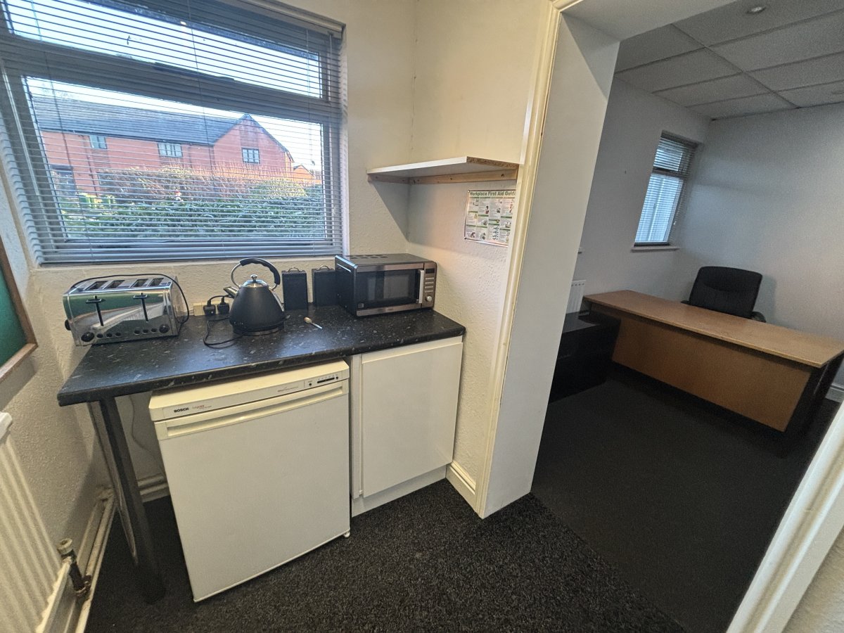 Office in Whetstone - photo 3