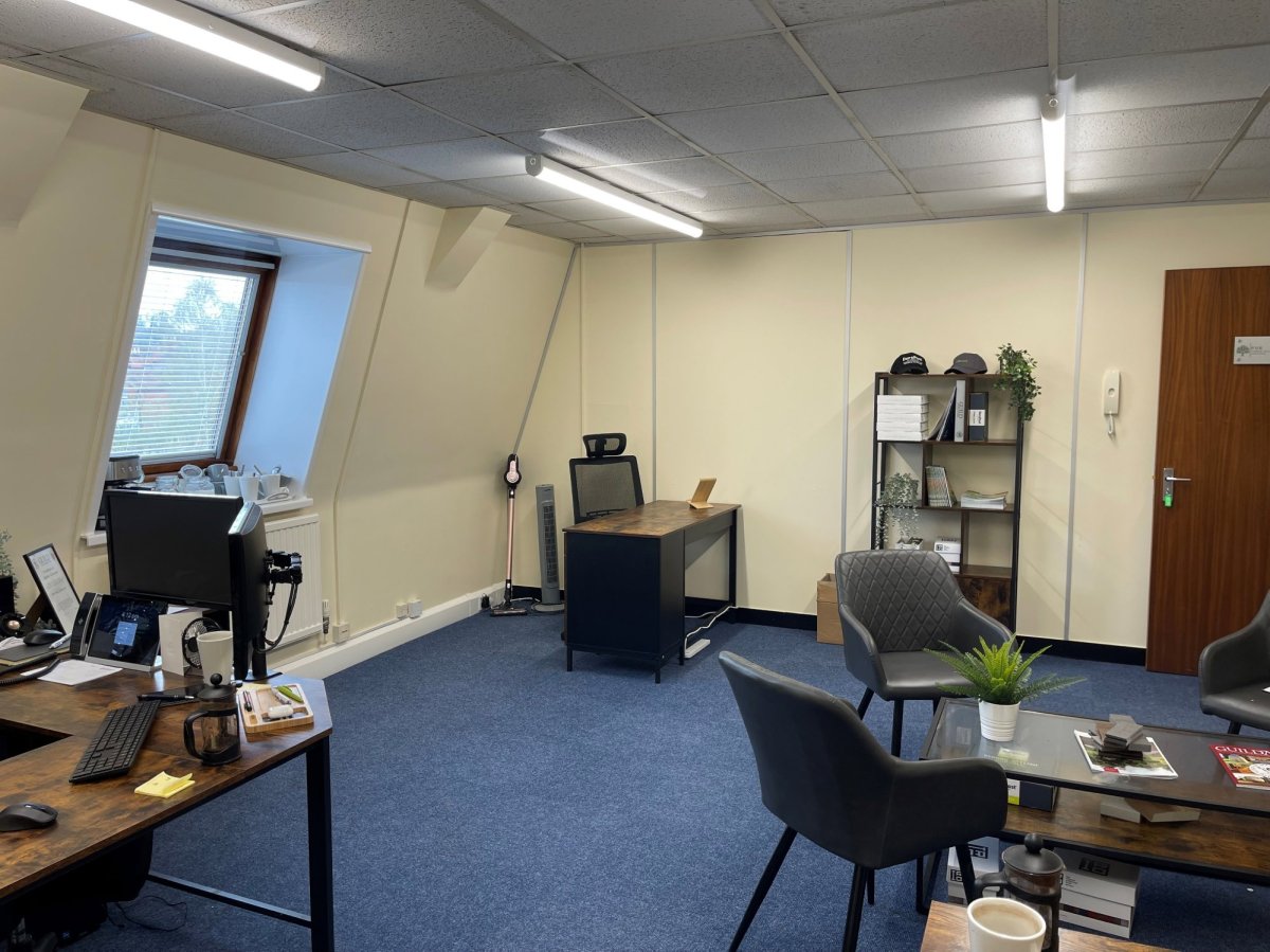 Office in Westbury - photo 2