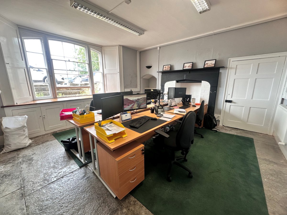 Office in Westbury - photo 3