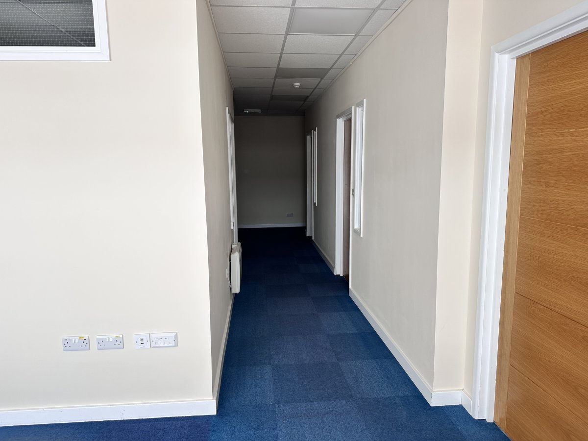 Office in Frome - photo 3