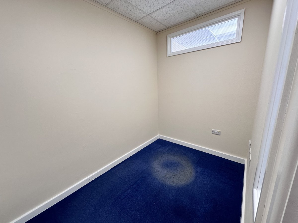 Office in Frome - photo 4