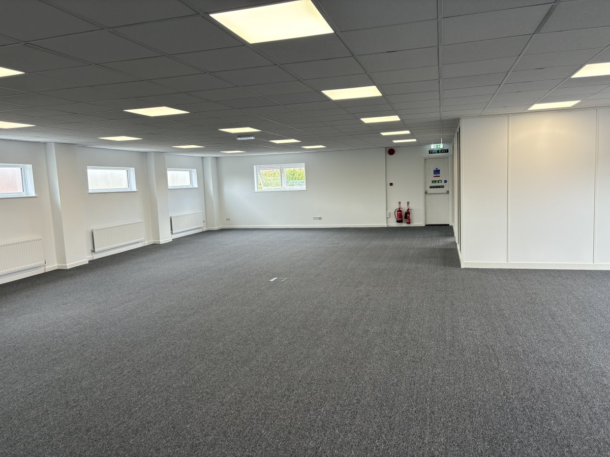 Office in Eastleigh - photo 2