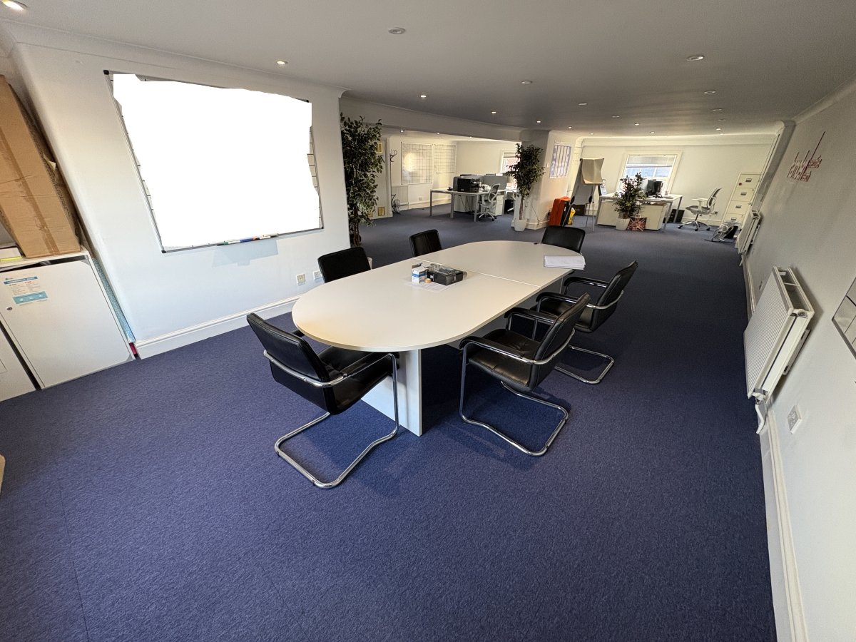 Office in Winchester - photo 3