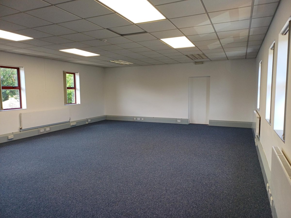 Office in Corby - photo 4