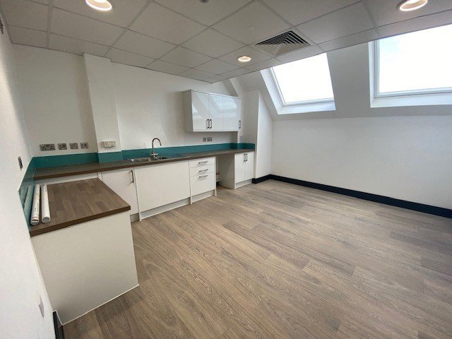 Office in Knebworth - photo 4