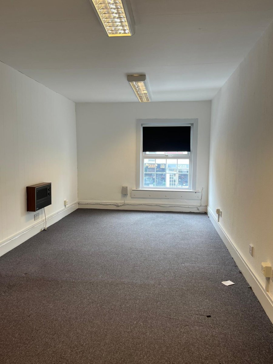 Office in Stevenage - photo 3