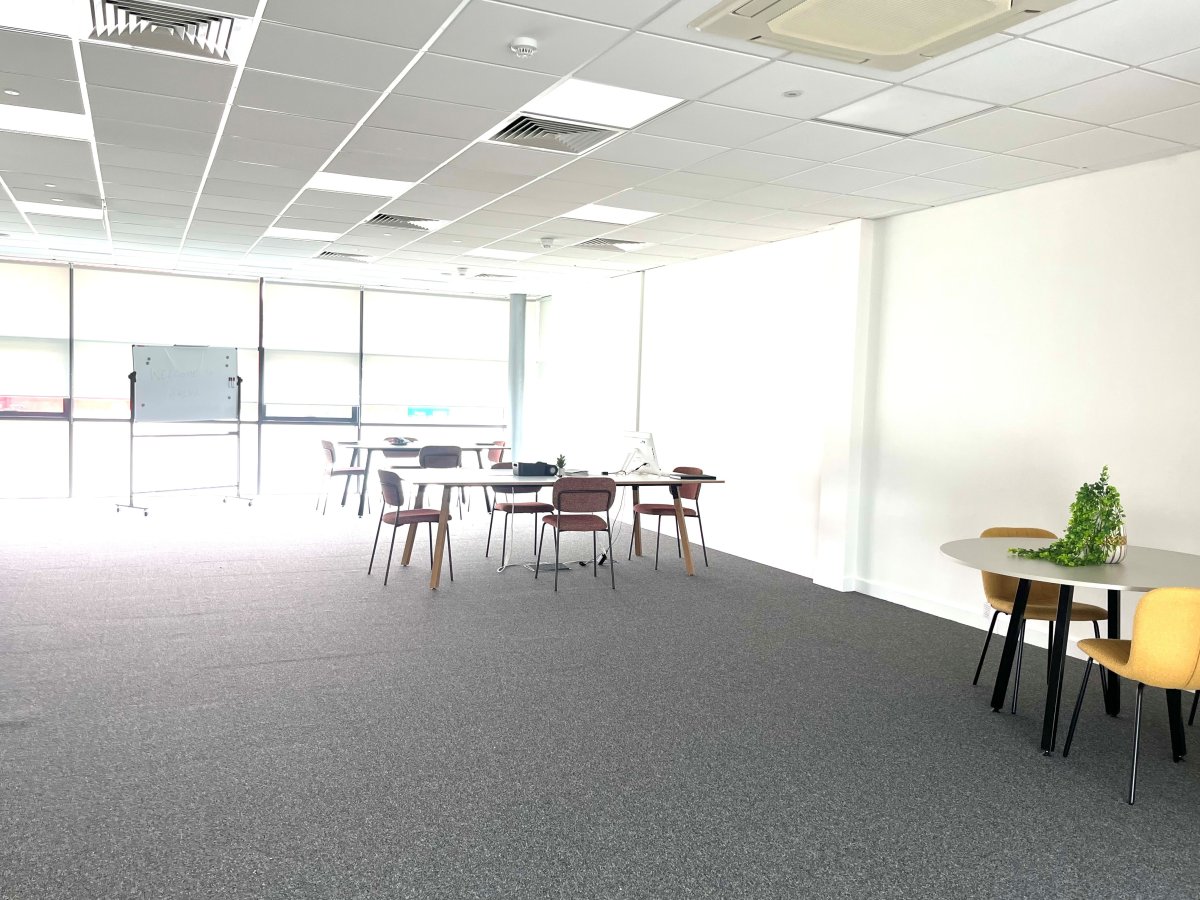 Office in Stevenage - photo 2