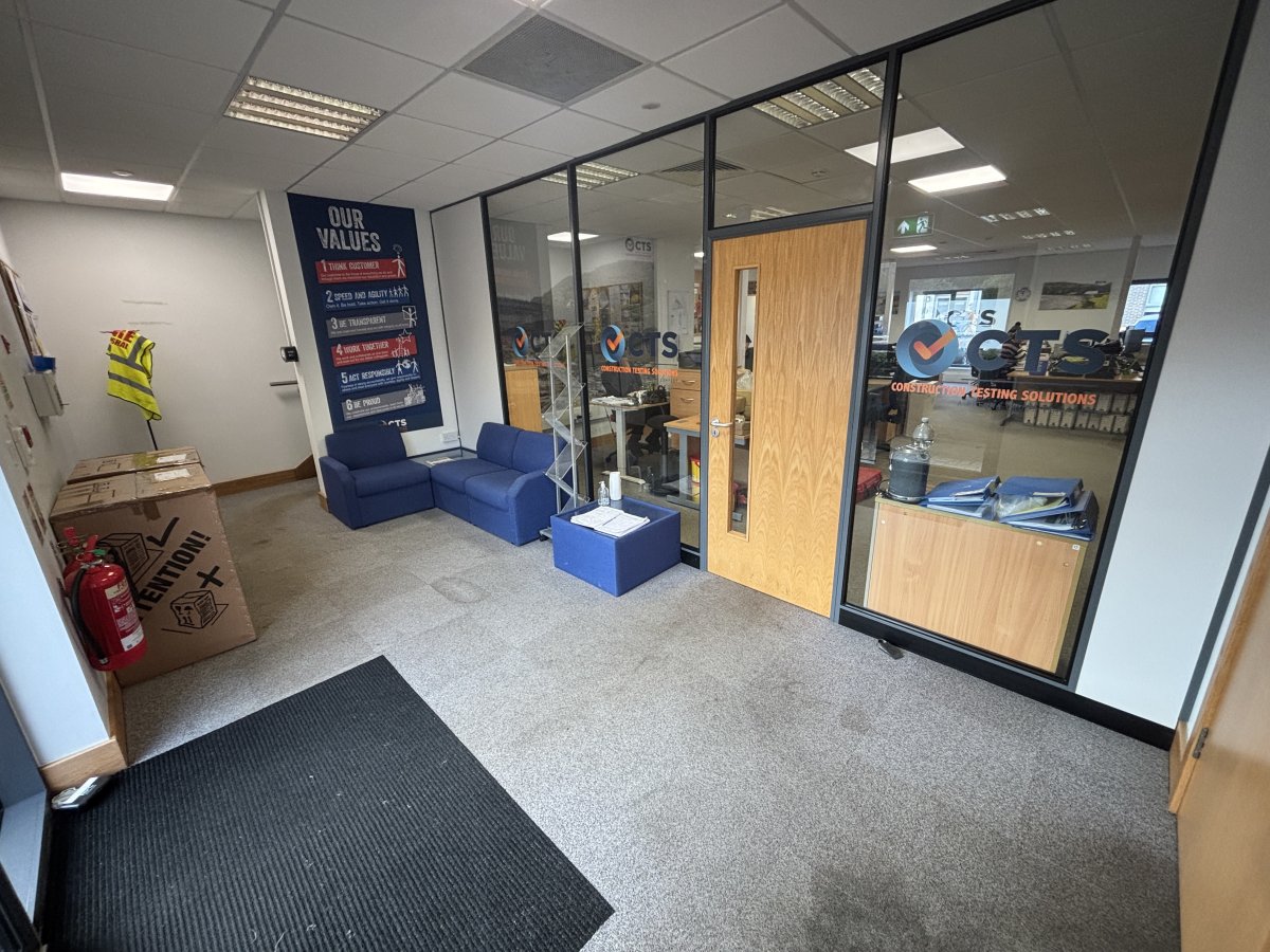 Office in Leicester Forest East - photo 3