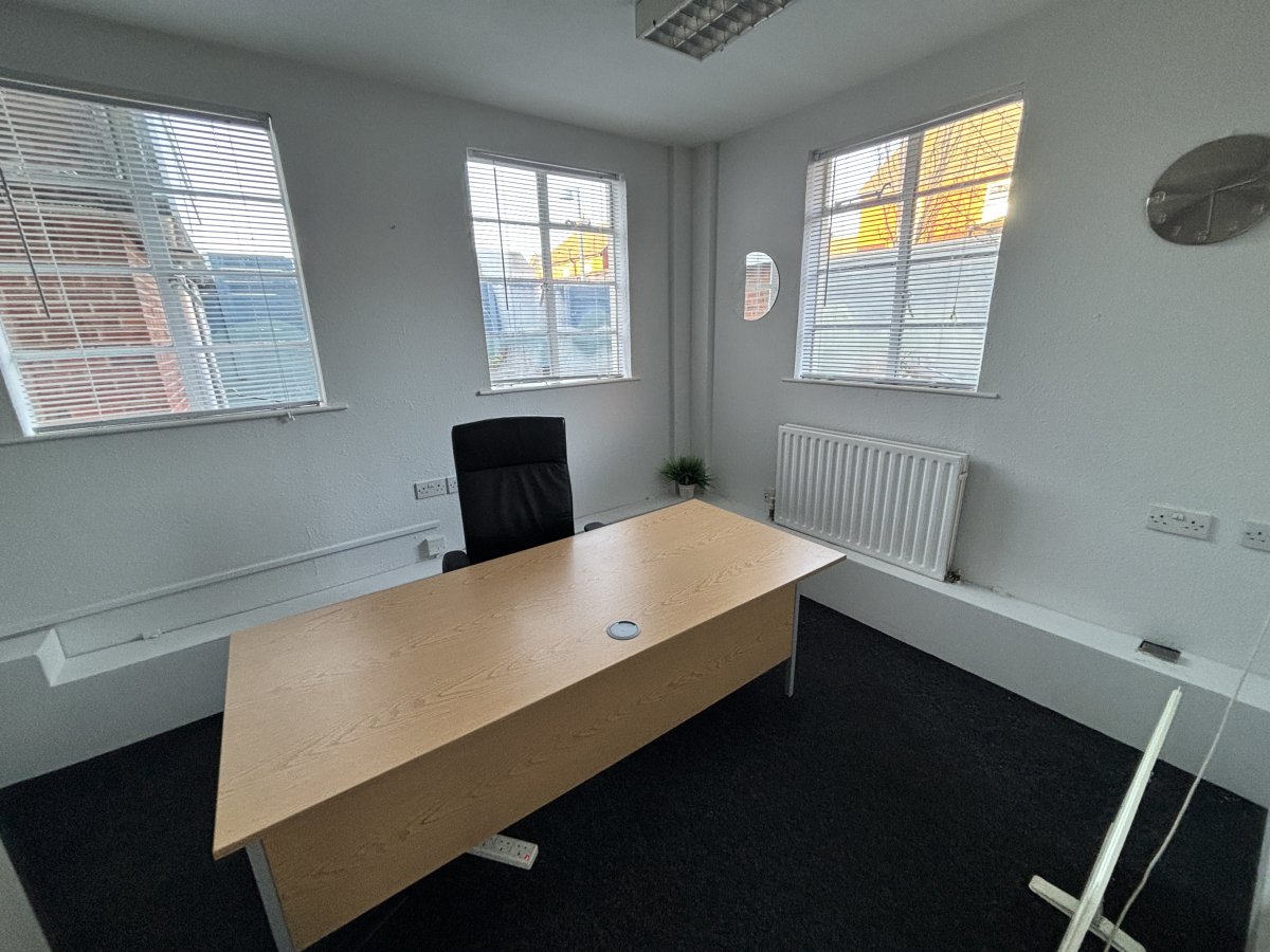 Office in Leicester - photo 4