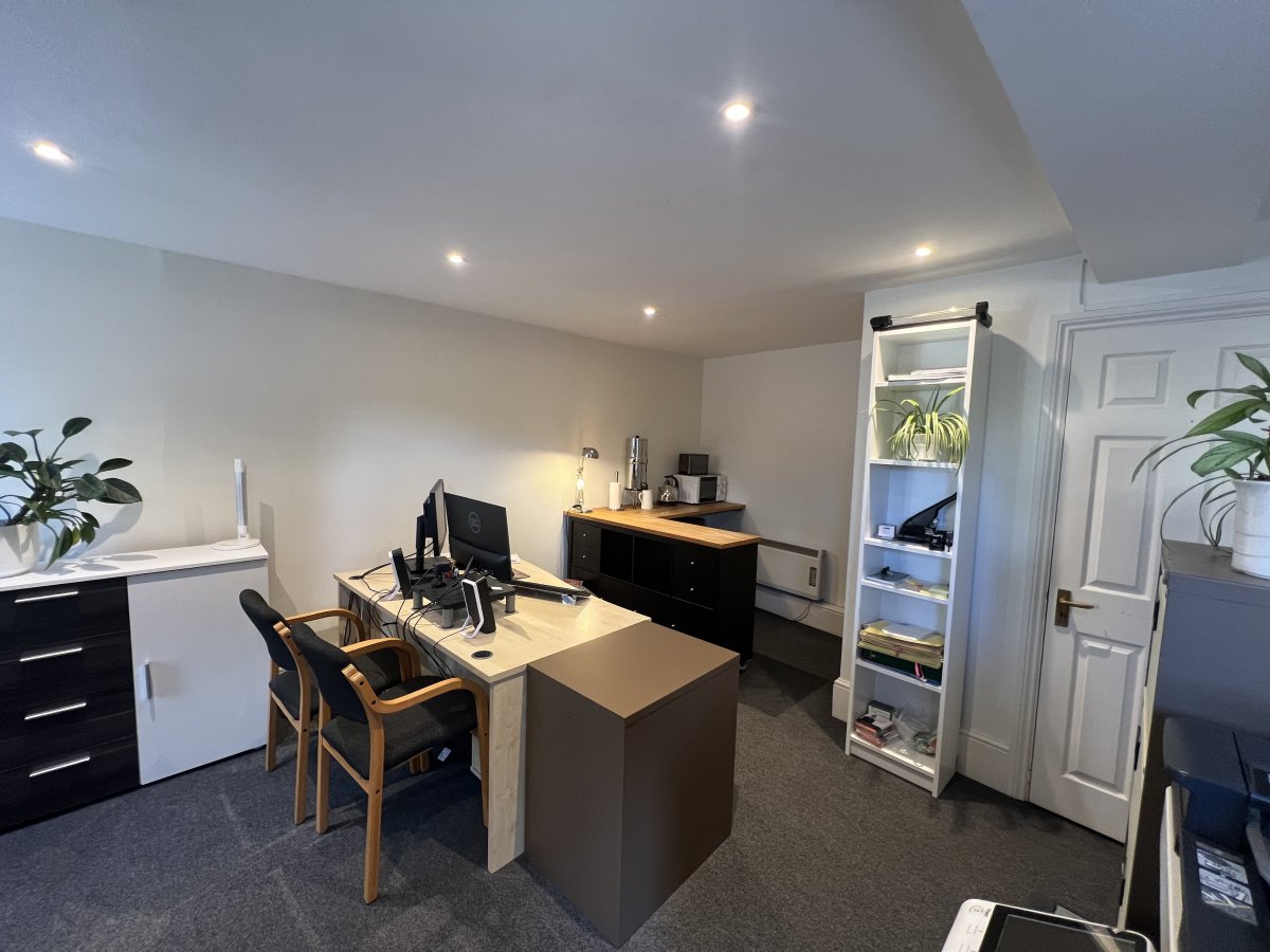 Office in Bradford On Avon - photo 2