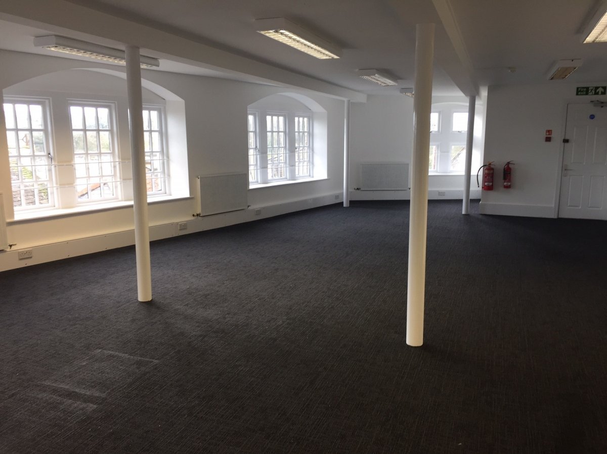 Office in Bradford On Avon - photo 2