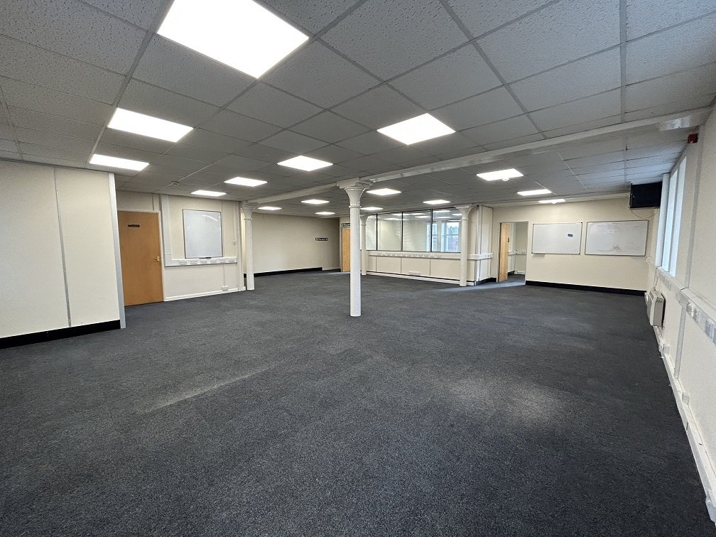 Office in Derby - photo 4