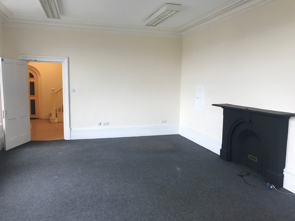 Office in Nottingham - photo 2
