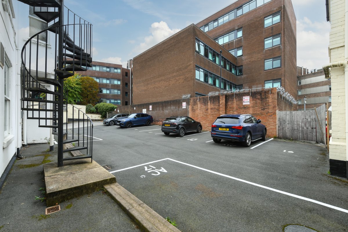 Office in Nottingham - photo 4
