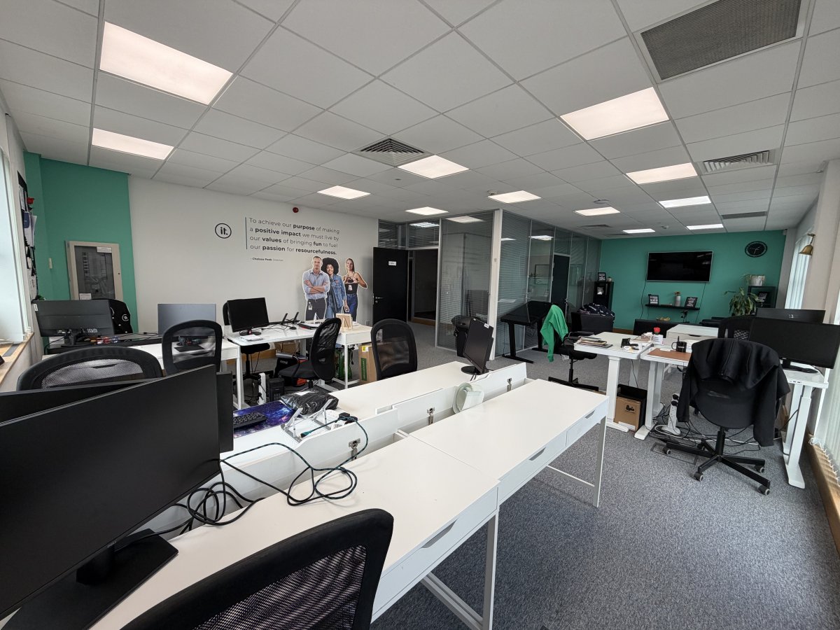 Office in South Normanton - photo 2