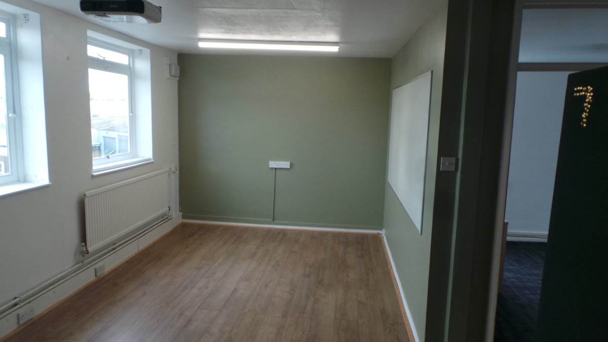 Office in Ashford - photo 3