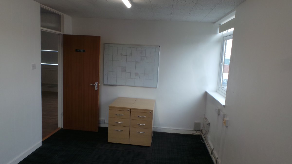 Office in Ashford - photo 4
