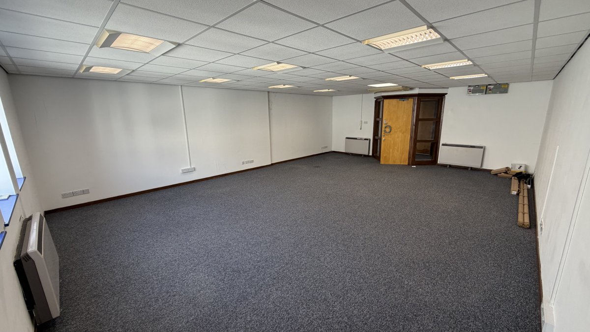 Office in Leamington Spa - photo 4