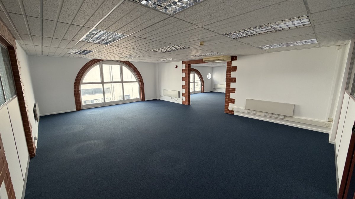 Office in Leamington Spa - photo 2