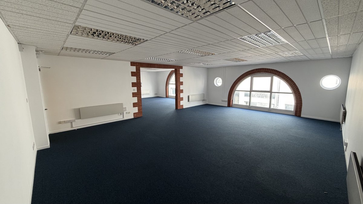 Office in Leamington Spa - photo 4