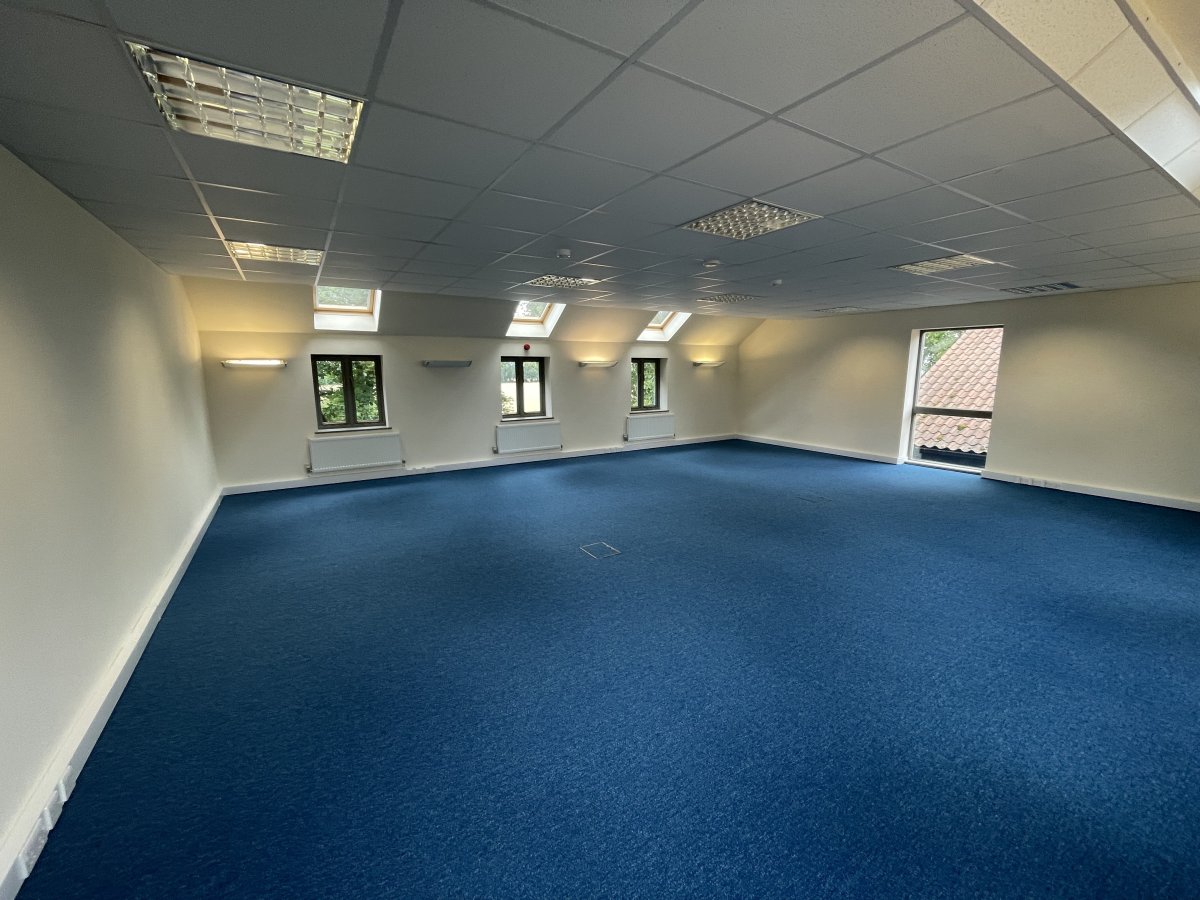 Office in Ely - photo 2