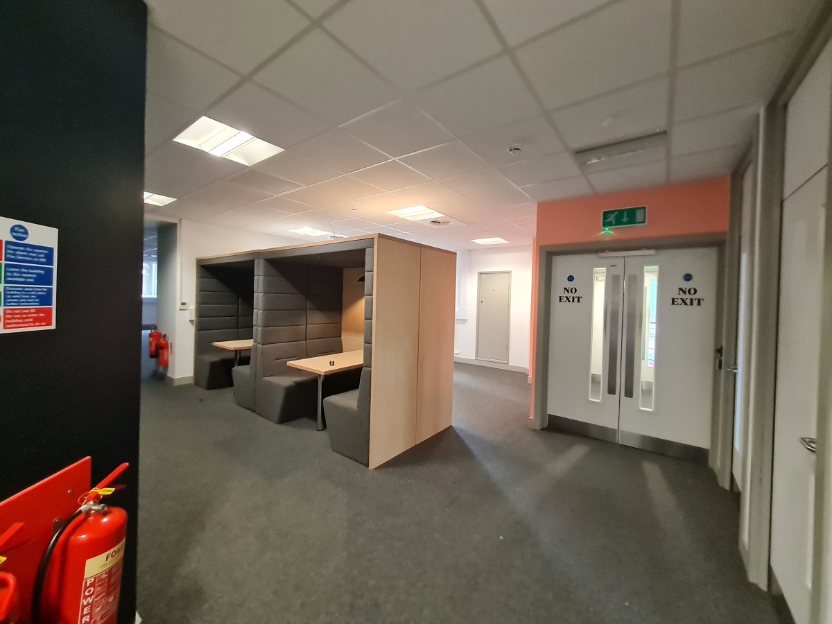 Office in Warwick - photo 3