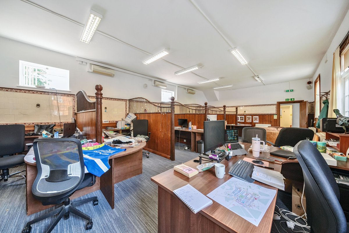 Office in Hertford - photo 2