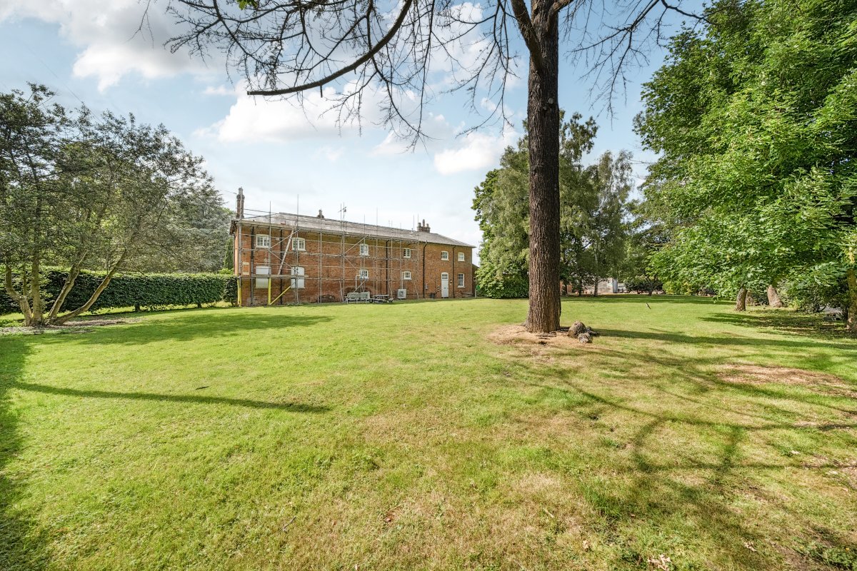 Office in Hertford - photo 3