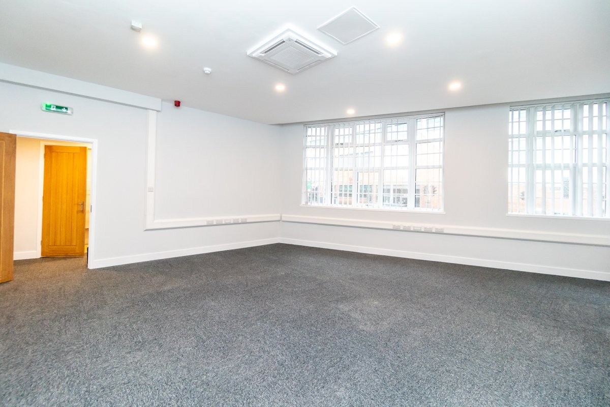 Office in Nottingham - photo 3