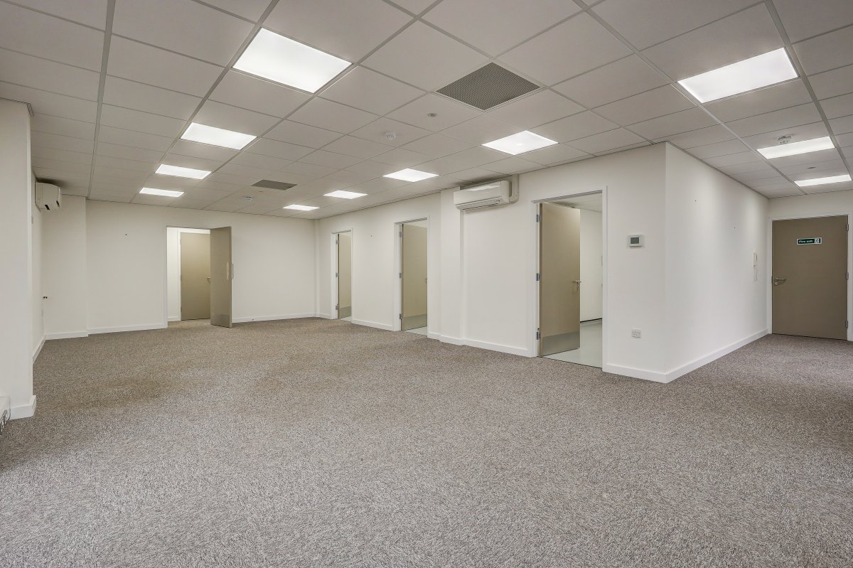 Office in Colchester - photo 3